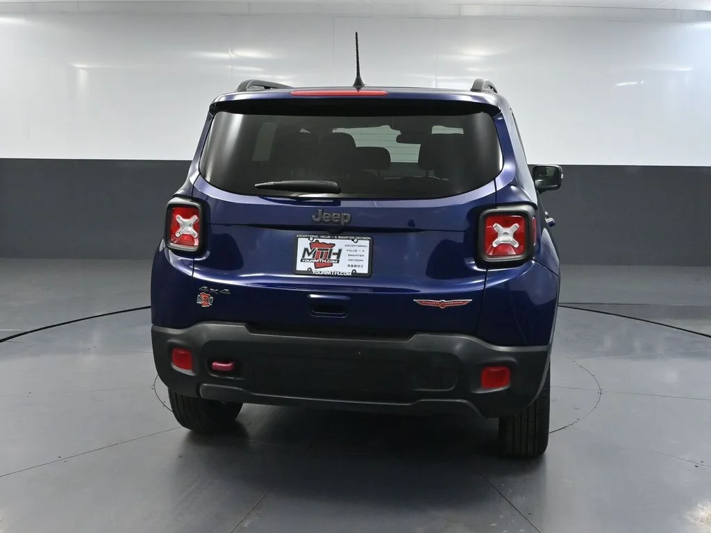 Used 2020 Blue Jeep Trailhawk image 7