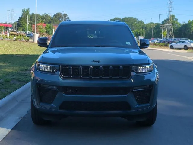 New 2026 Steel Blue Exterior Paint Jeep Limited Reserve image 8