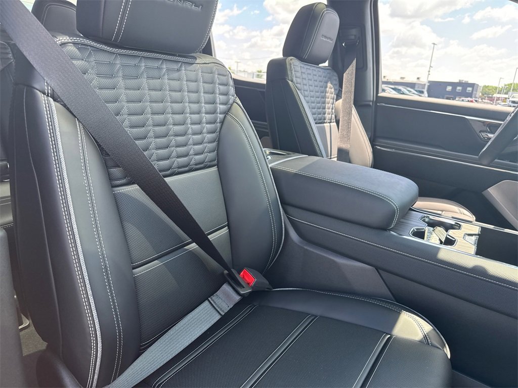 2025 GMC SIERRA - Image 38