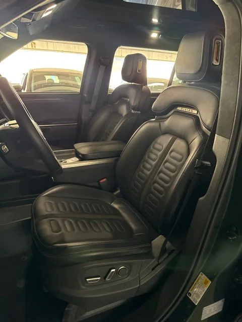 Used 2024  Rivian Adventure image 5