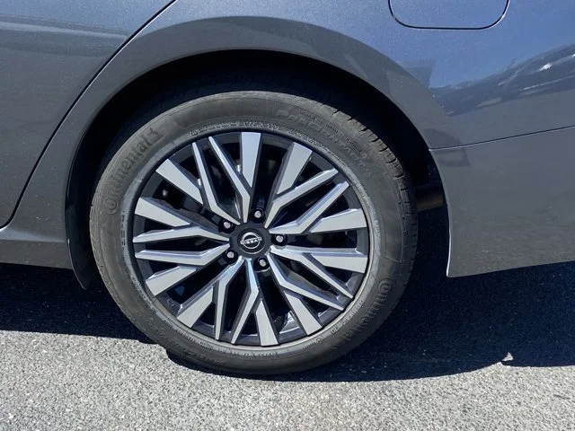 2025 Nissan Altima SV - Photo 9