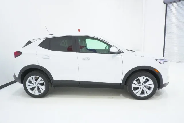 New 2026 Summit White Buick Preferred image 4