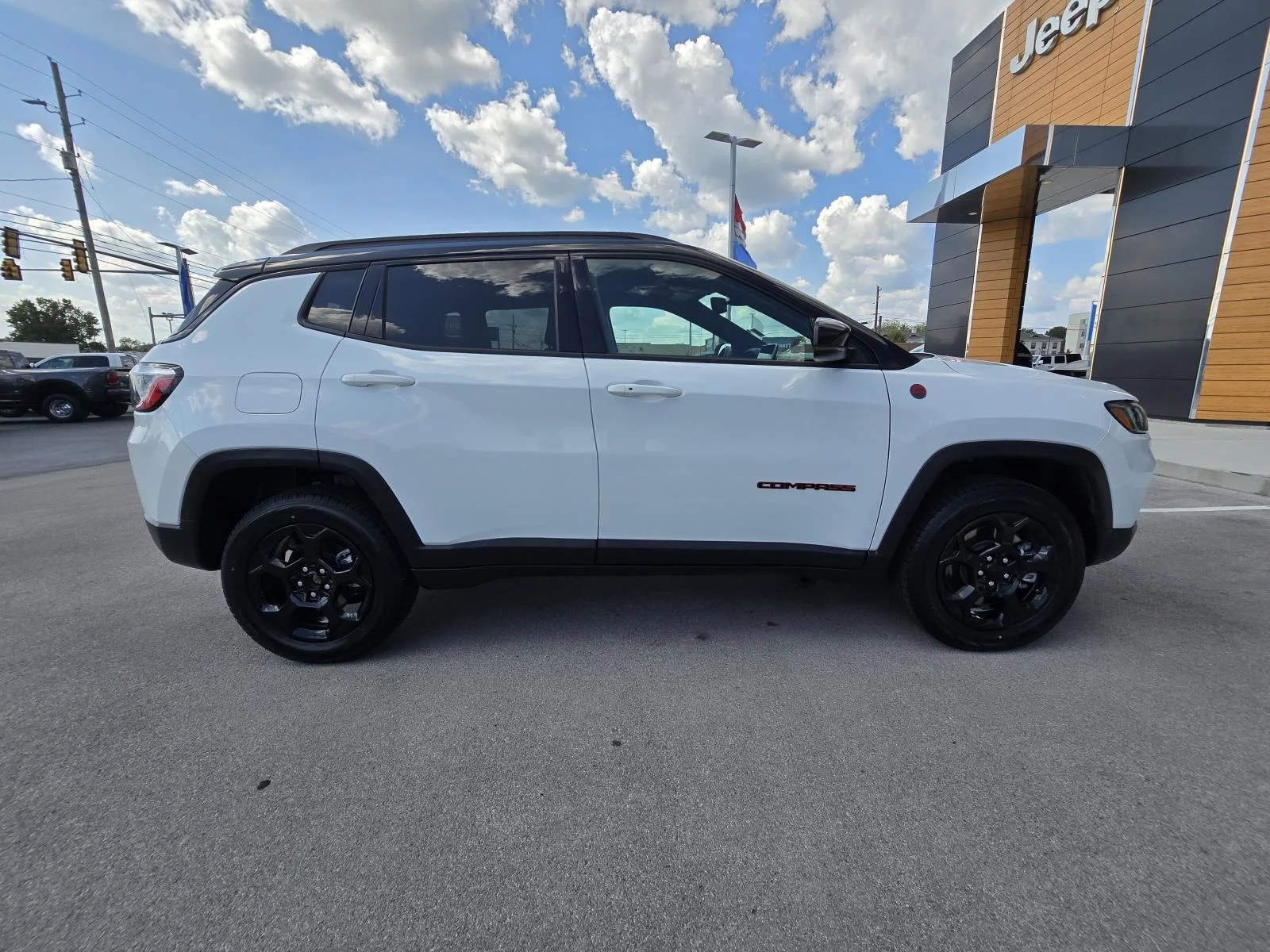 Used 2024 Bright White Clearcoat Jeep Trailhawk image 8
