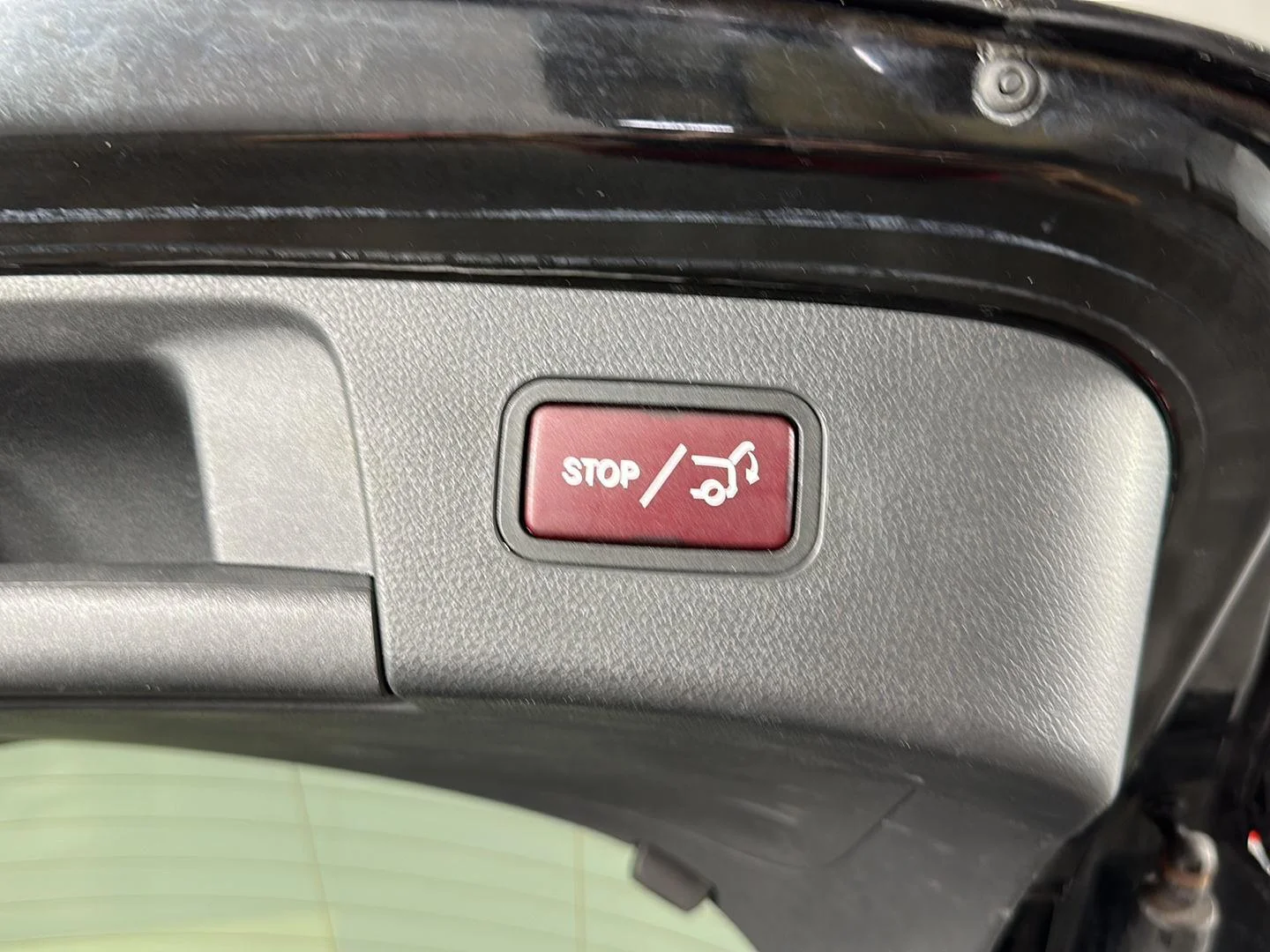 Used 2020 Cosmos Black Metallic Mercedes-Benz GLA 250 image 25