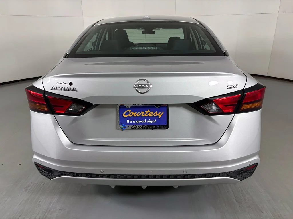 Used 2024 Silver Nissan 2.5 SV image 7