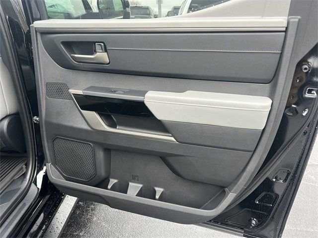 2025 Toyota Tundra Limited - Photo 16