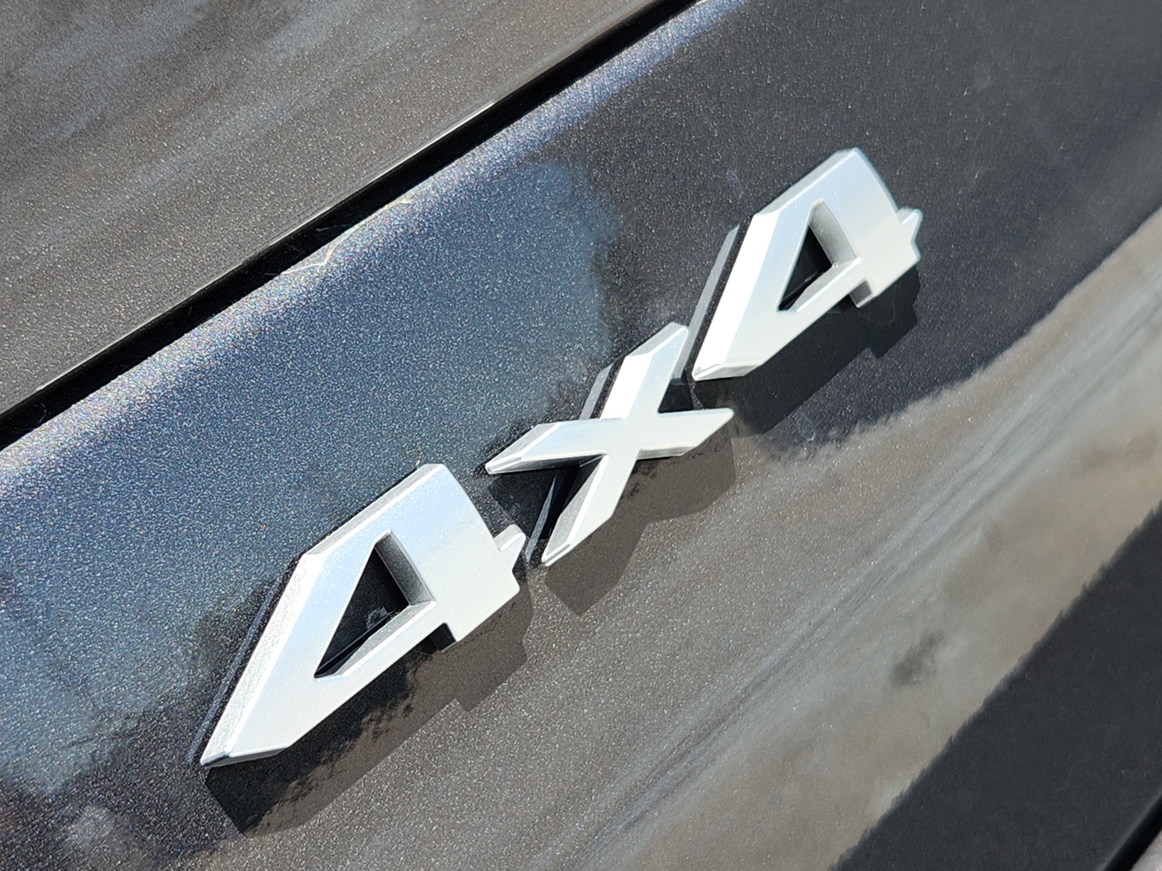 New 2026 Baltic Gray Metallic Clear-Coat Exterior Paint Jeep Laredo X image 9
