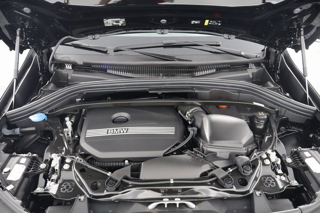 New 2027 Jet Black BMW xDrive28i image 9