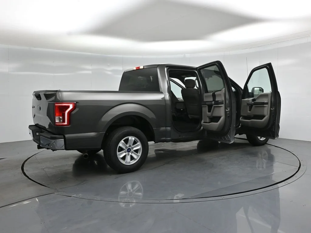 Used 2017 Gray Ford XLT image 5