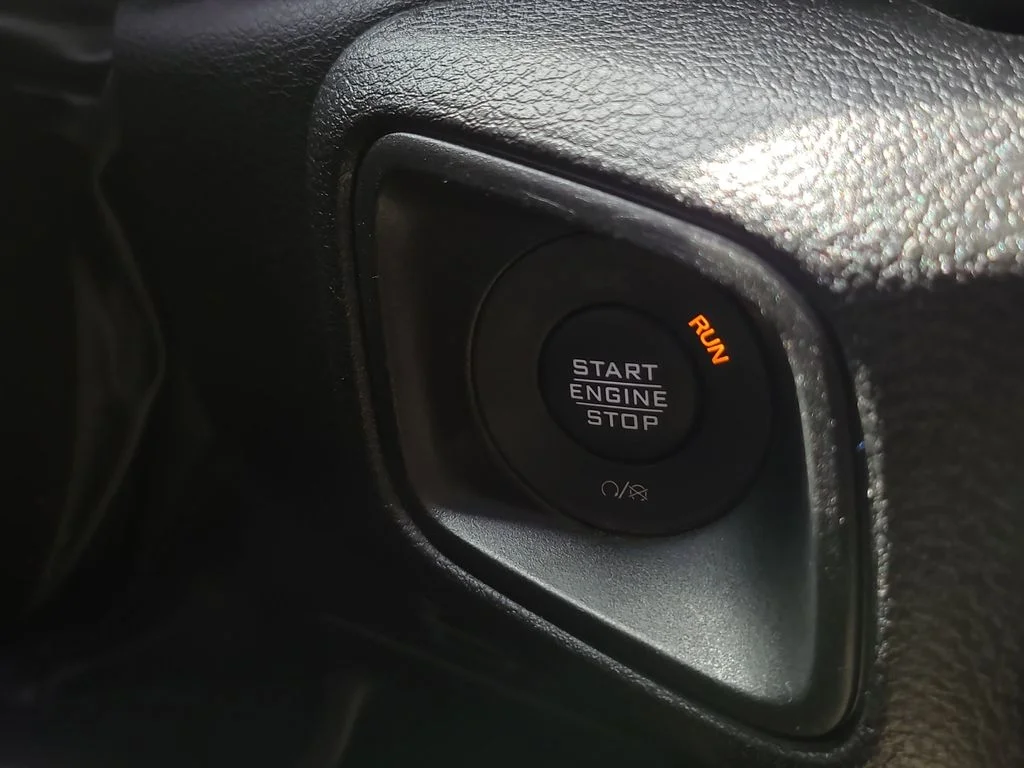 Used 2024 White Jeep Sport S image 27