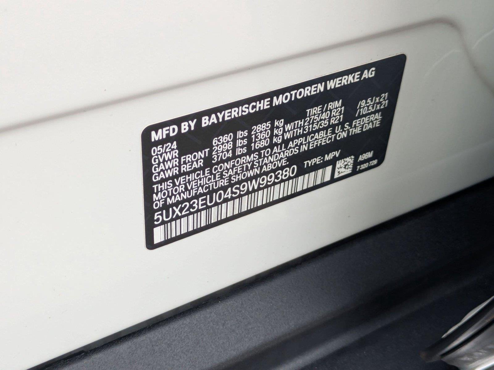 Used 2025 Mineral White Metallic BMW xDrive40i image 37