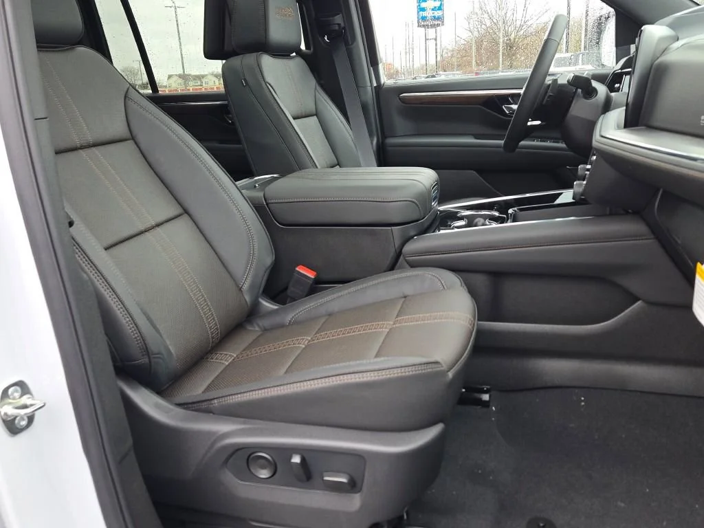 2026 Chevrolet Suburban High Country - Photo 6