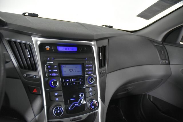 Used 2011 Silver Hyundai GLS image 33