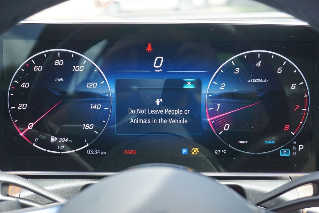Used 2025 Graphite Gray Metallic Mercedes-Benz C 300 image 33