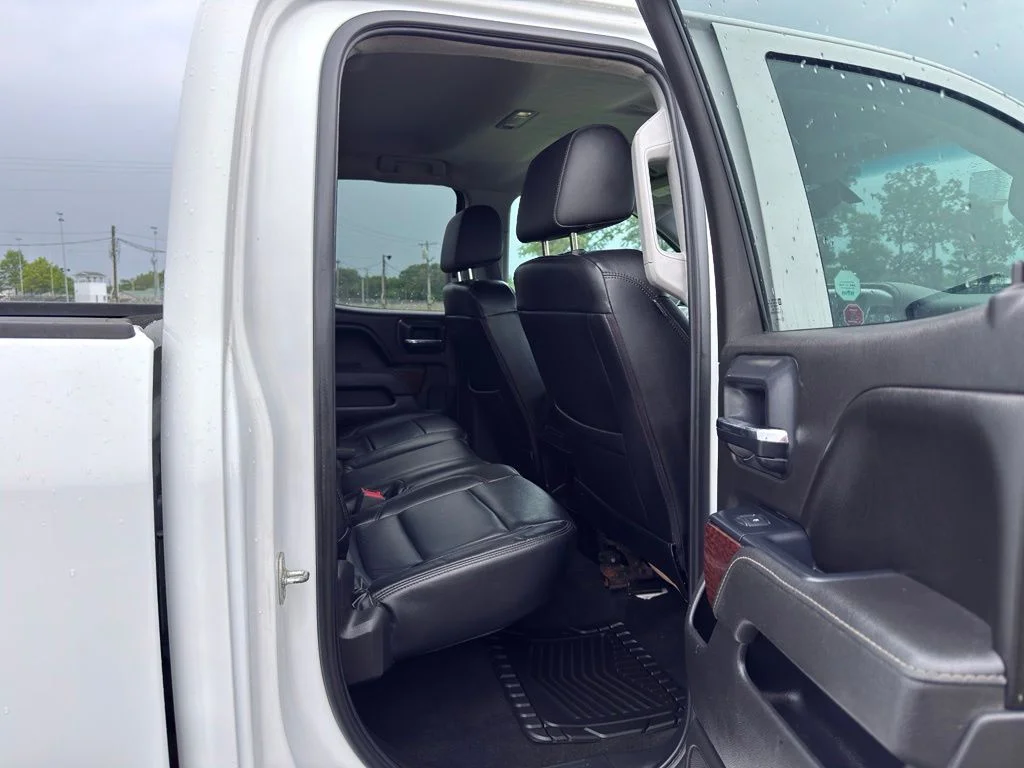 Used 2016 White GMC SLT image 29