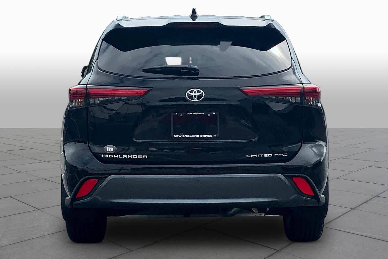 Used 2022 Midnight Black Metallic Toyota Limited image 9