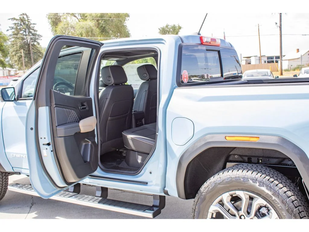 New 2026 GLACIER METALLIC GMC 4WD Denali image 13