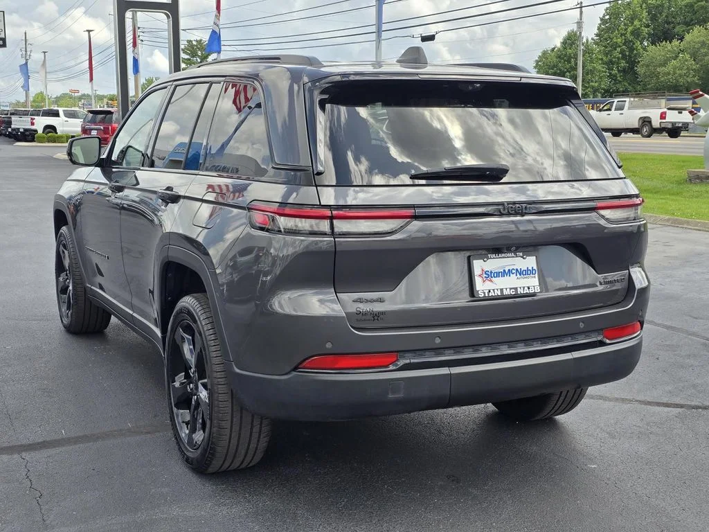 Used 2025 Baltic Gray Metallic Clearcoat Jeep Limited image 8
