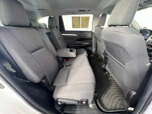 Used 2019 White Toyota LE image 34