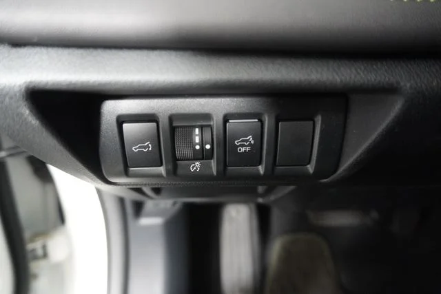 Certified Used 2025 Crystal White Pearl Subaru Onyx Edition image 26