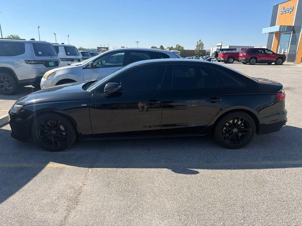 Used 2022 Black Audi  image 7