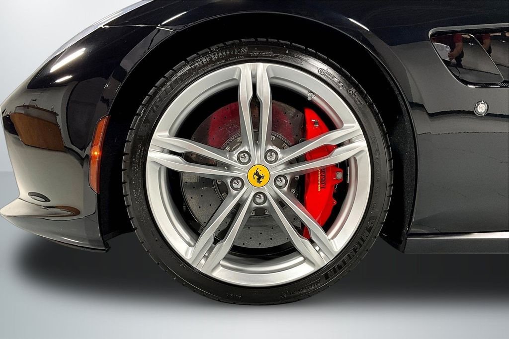 Used 2018 Black Ferrari V12 image 32