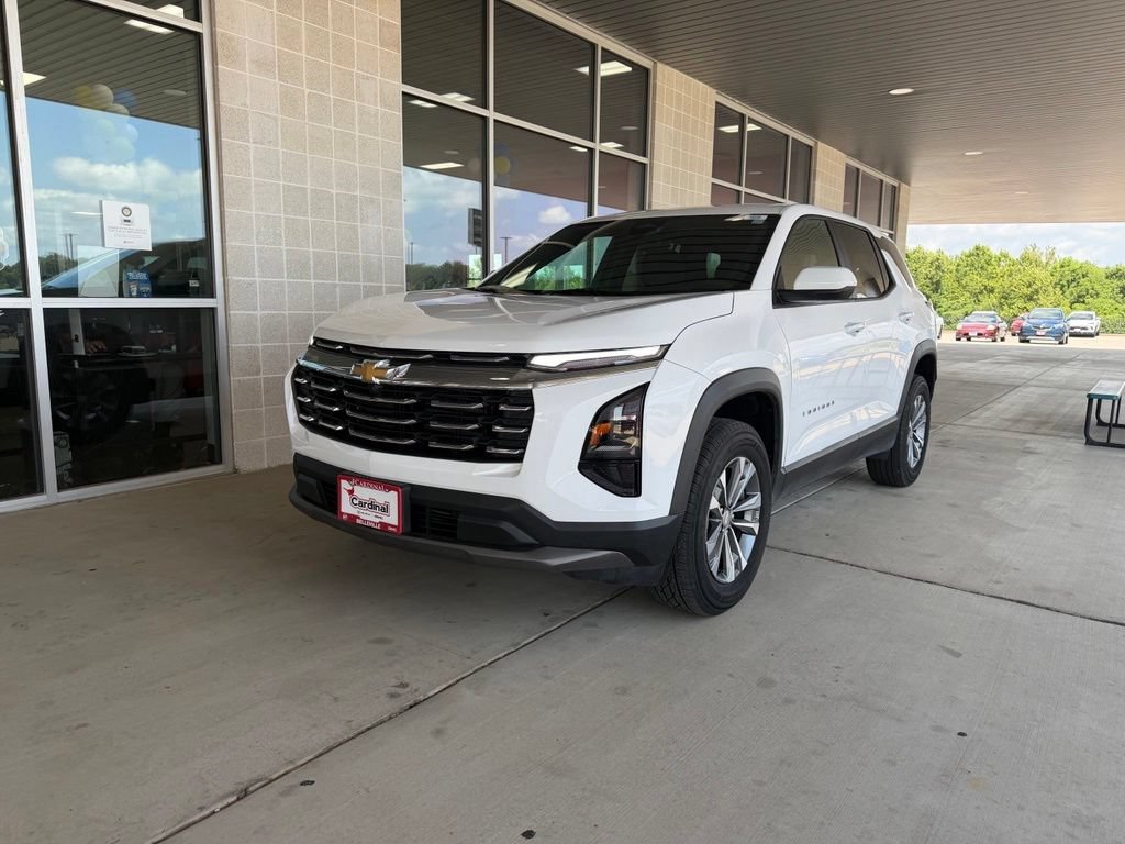 Used 2025 Summit White Chevrolet LT image 1