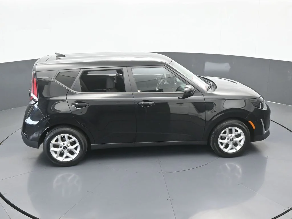 Used 2023 Fusion Black Kia S image 49