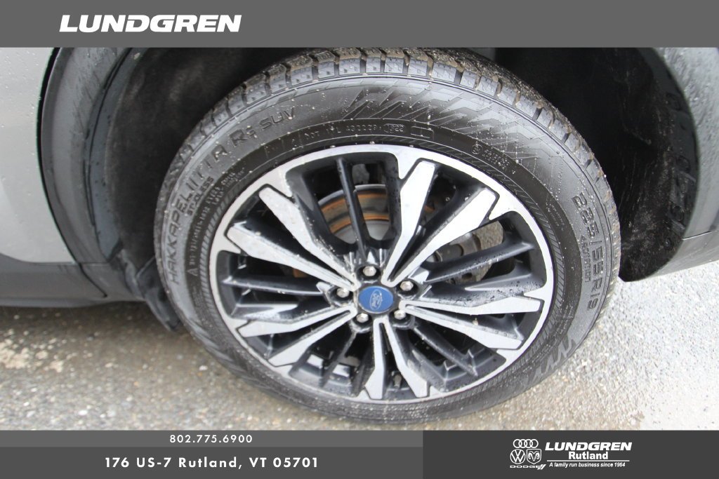 Used 2022 Silver Ford SEL image 8