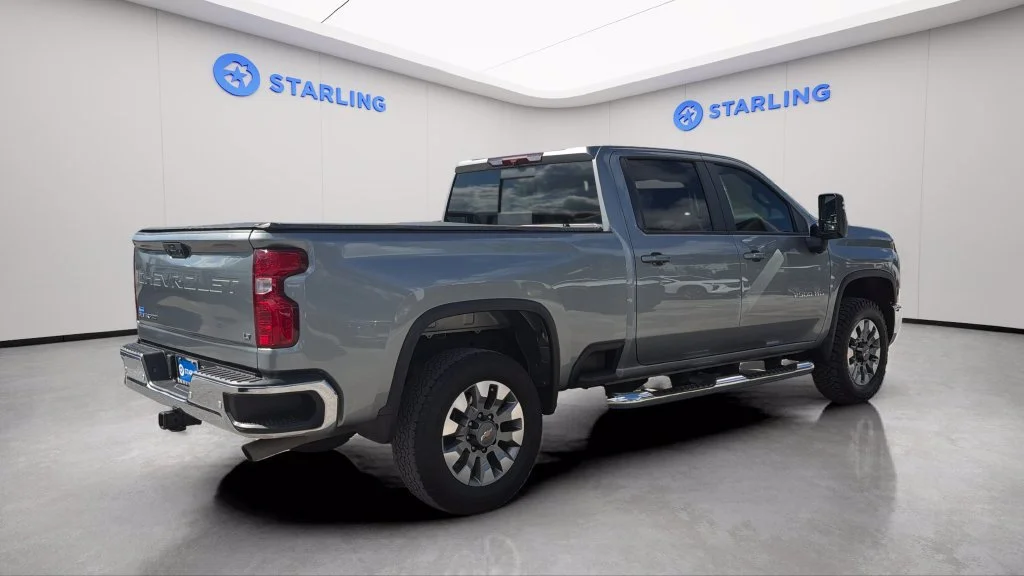 Used 2025 Sterling Gray Metallic Chevrolet LT image 10