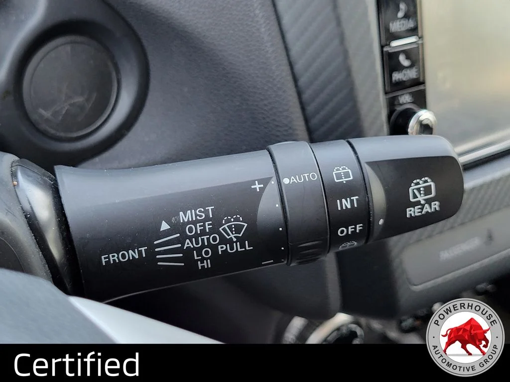 Used 2025 Silver Mitsubishi  image 30