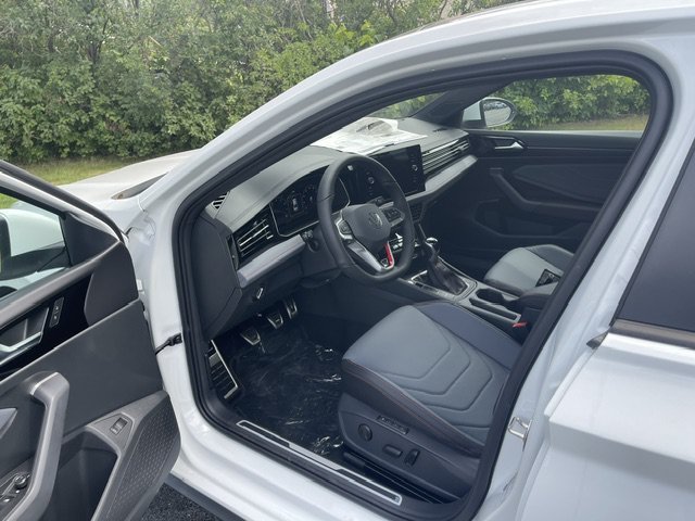 New 2026 Pure White Volkswagen 2.0T Autobahn FWD image 11