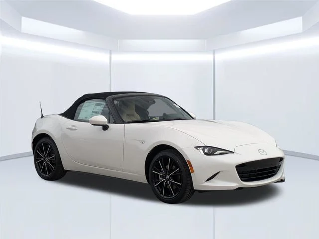 New 2026 Snowflake White Pearl Mazda Grand Touring image 8