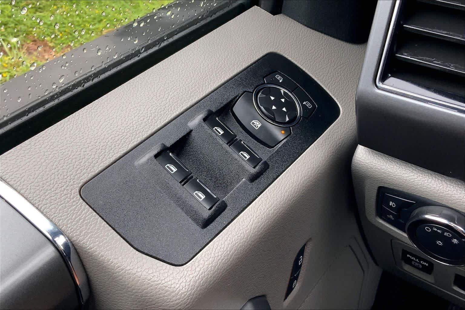 Used 2019 Agate Black Ford XLT image 35