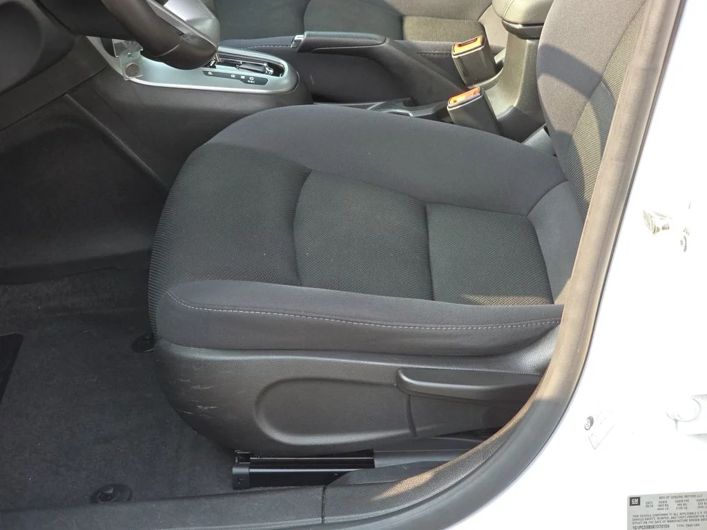 Used 2014 Summit White Chevrolet 1LT image 27