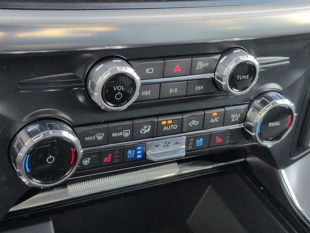 New 2026 Star White Metallic Tri-Coat Ford Lariat® image 55