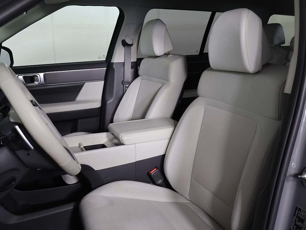 Used 2024 Gray Hyundai SE image 26