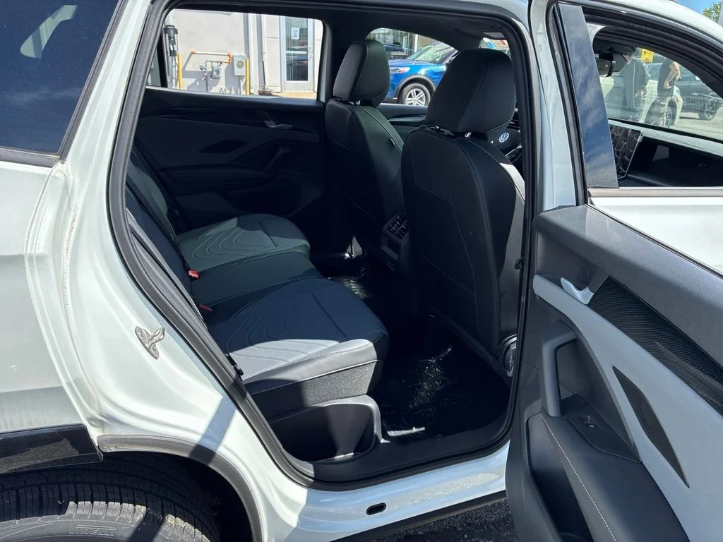 2026 Volkswagen Tiguan SE R-LINE BLACK - Photo 34