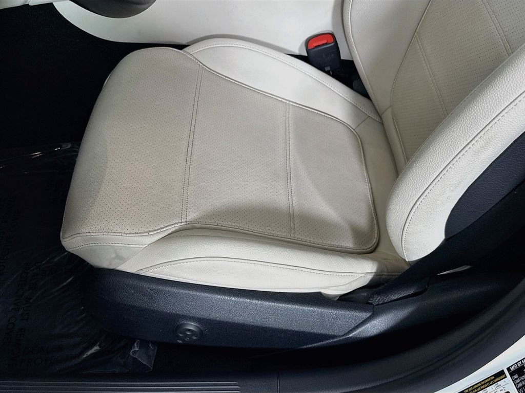 Used 2023 White Mercedes-Benz C 300 image 18