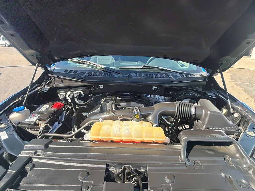 Used 2018 Lightning Blue Ford XLT image 18