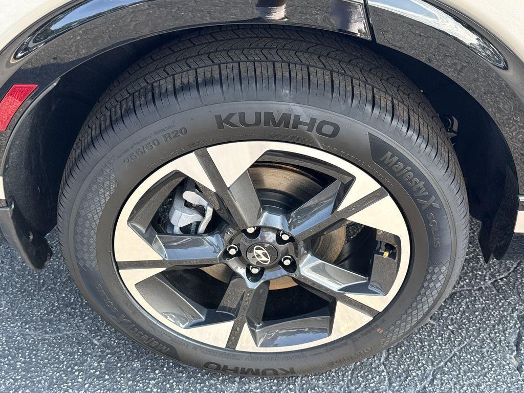 New 2026 Silver Hyundai Limited FWD image 17