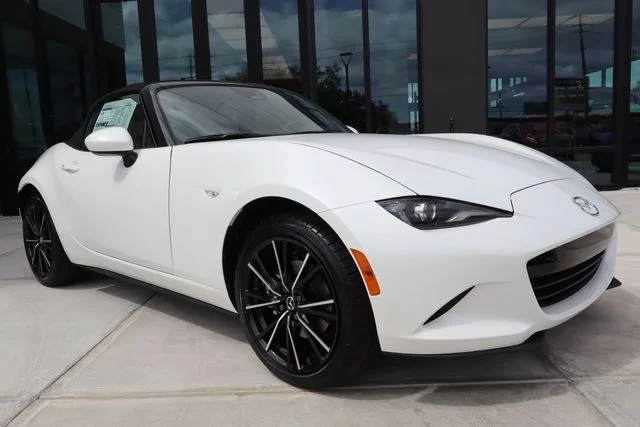 2026 Mazda MX-5 Miata Grand Touring's photo