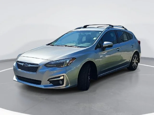 Used 2017 Silver Subaru 2.0i Limited image 7