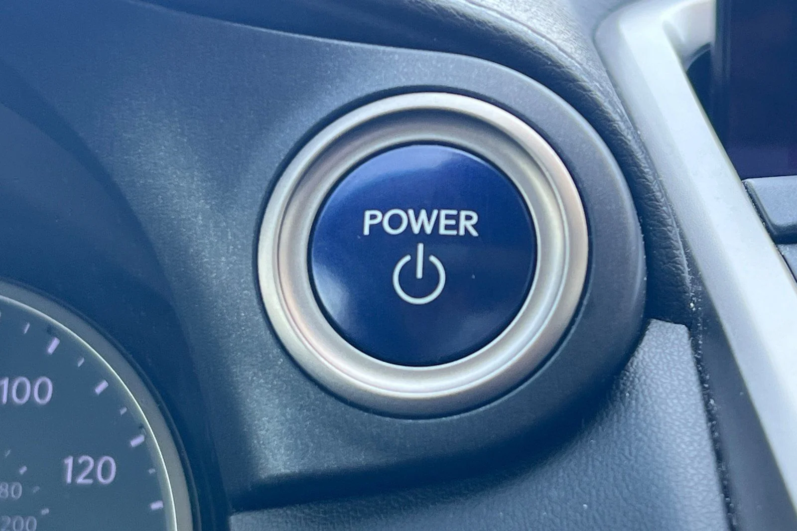 Used 2019 Silver Lexus 300h image 23