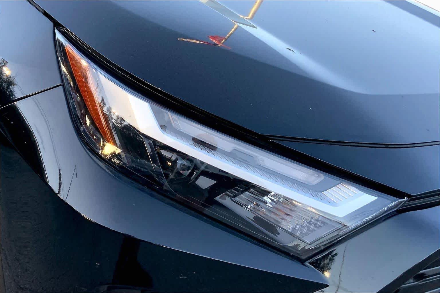 Used 2025 Midnight Black Metallic Toyota XLE Premium image 27