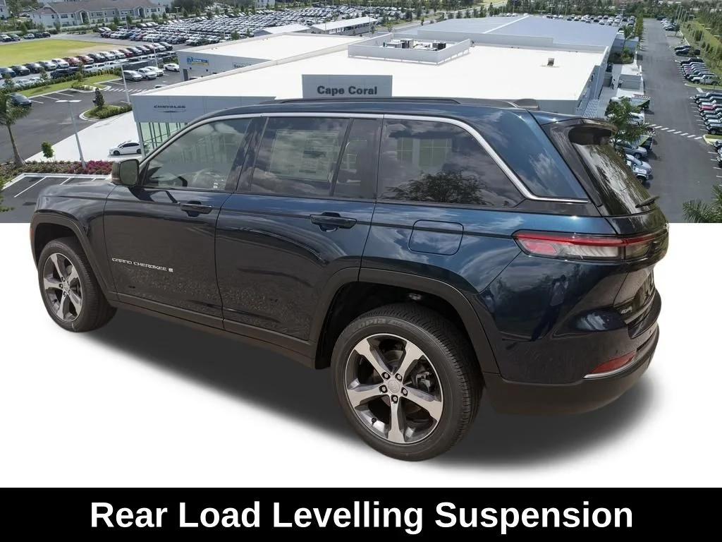 New 2026 Fathom Blue Pearl-Coat Exterior Paint Jeep Limited image 6