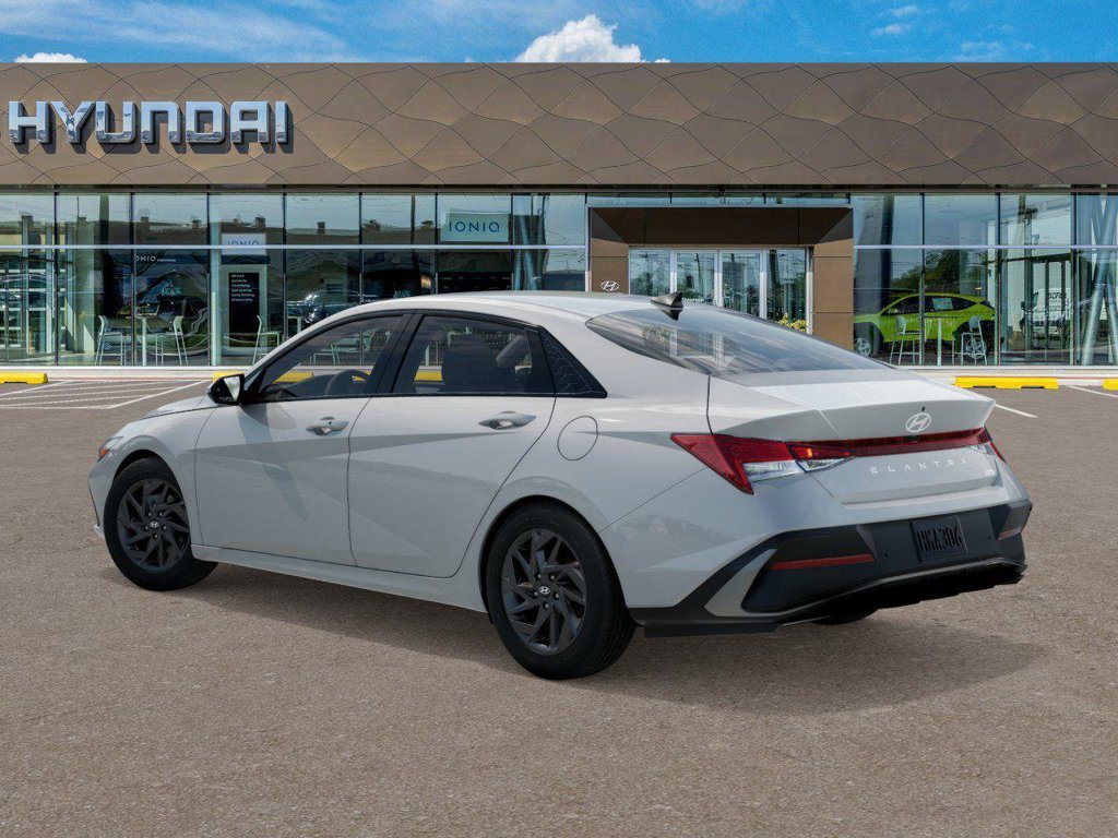 New 2026 White Hyundai Blue image 5