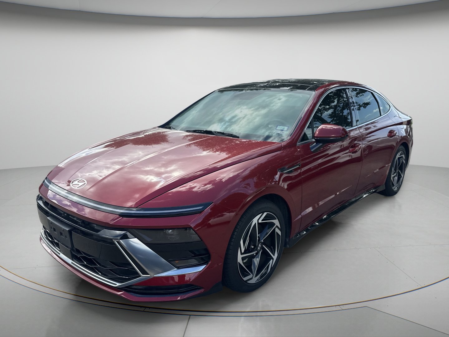 Used 2024 Ultimate red Hyundai SEL image 3