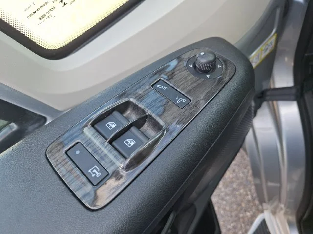 Used 2022 Silver Ram High Roof image 11