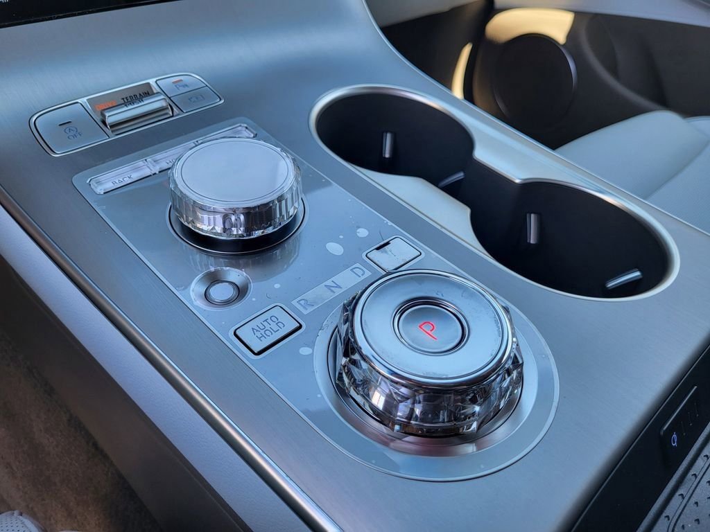 New 2026 Silver Genesis 2.5T ADVANCED image 18